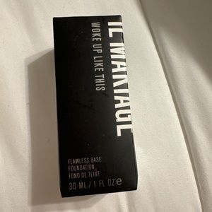 IL MAKIAGE Woke Up Like This 060